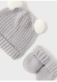 Conjunto gorro con pompones y manoplas GRIS